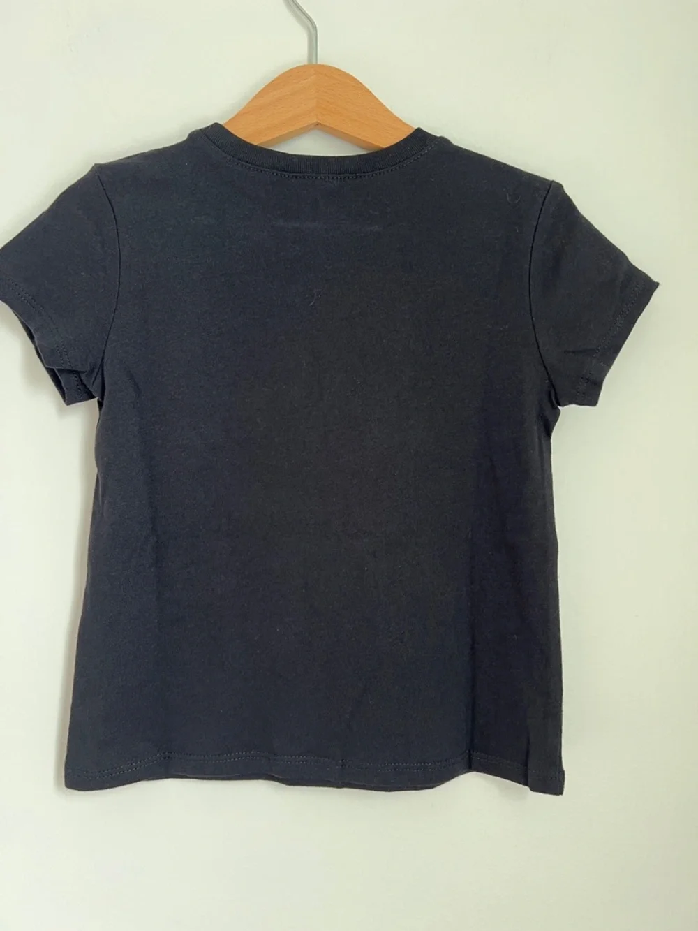 The Children's Place Black Tee with Neon Outdoor Graphic Design Size 4T